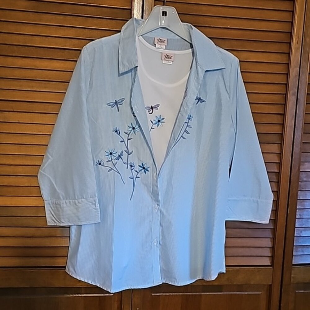 Adrian Dilafield 2 piece button down blouse with undershirt embroidered floral - Picture 12 of 12